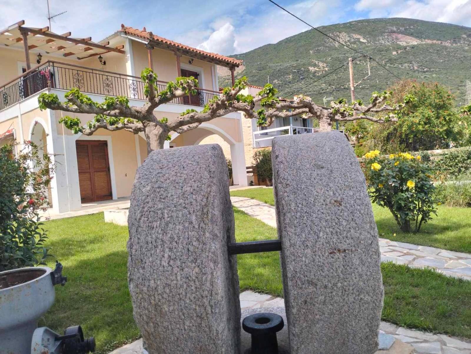 Tas Millstone Seaside House Villa Marathias  Exterior photo